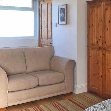 Modern Studio Apartment Near Town Centre Пул Экстерьер фото